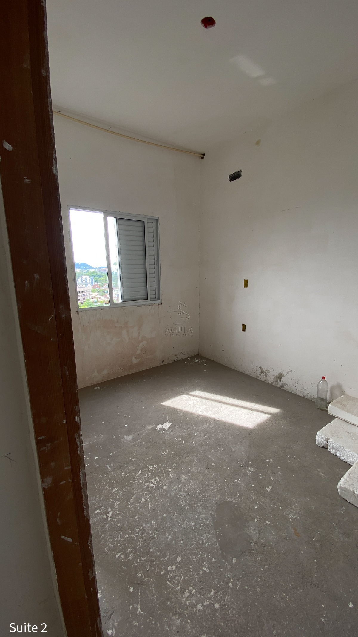 Apartamento à venda na Barra da Lagoa em Ubatuba/SP com vista para o mar, 3 suítes, varanda gourmet e área de lazer completa.