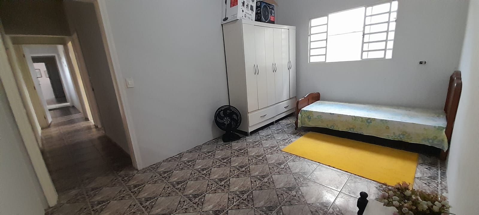 Casa à venda no Perequê-Açu em Ubatuba/SP, mobiliada e próxima à praia, com varanda gourmet, 4 dormitórios e garagem coberta.